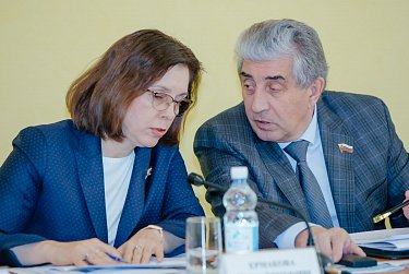 Оренбуржцы обсудили проект областного бюджета 